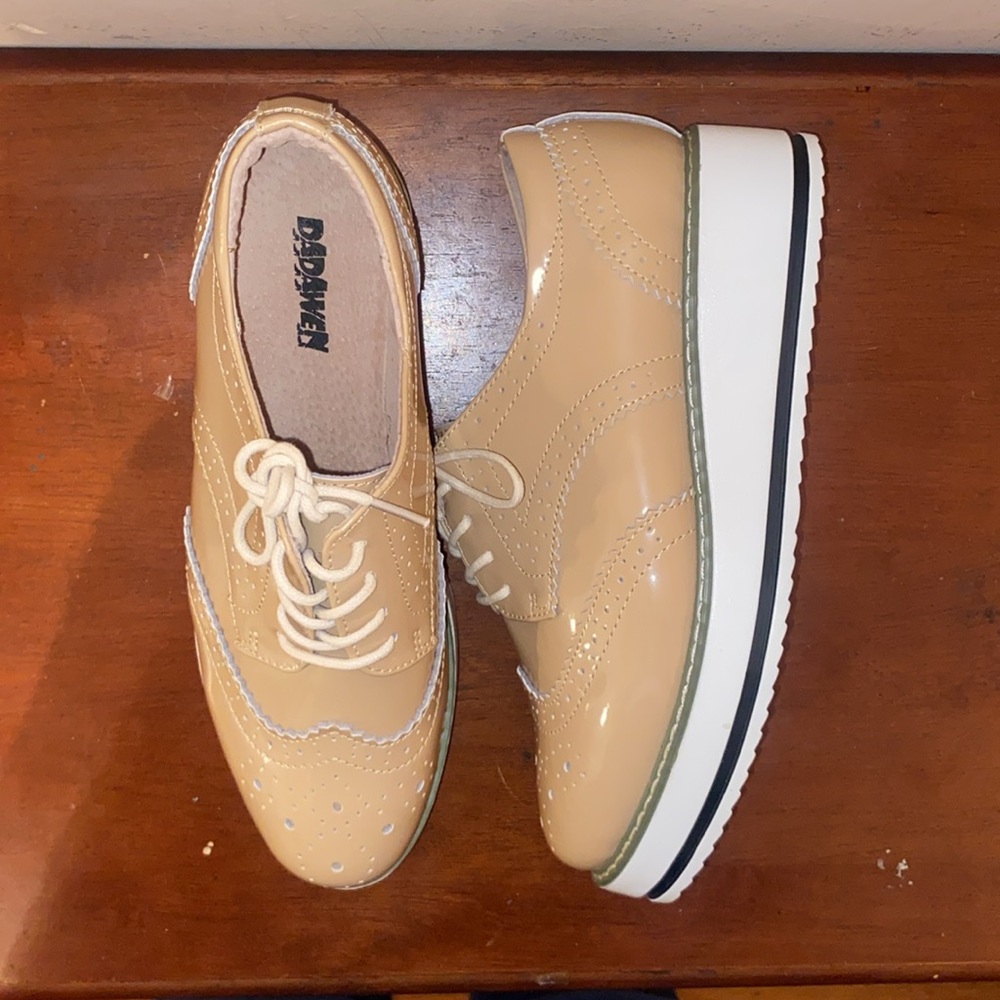 Dadawen Shoes Womens 40 Platform Oxfords Lace Up Wingtip Patent Tan - Picture 4 of 4